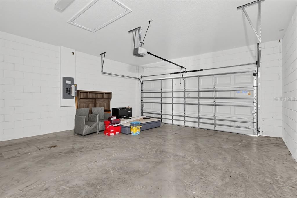 En Venta: $300,000 (4 camas, 2 baños, 1959 Pies cuadrados)