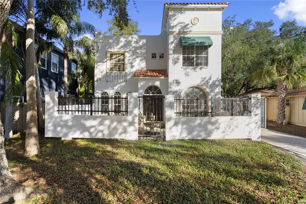 Active With Contract: $879,000 (4 beds, 3 baths, 2128 Square Feet)
