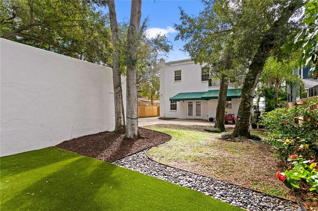Active With Contract: $879,000 (4 beds, 3 baths, 2128 Square Feet)