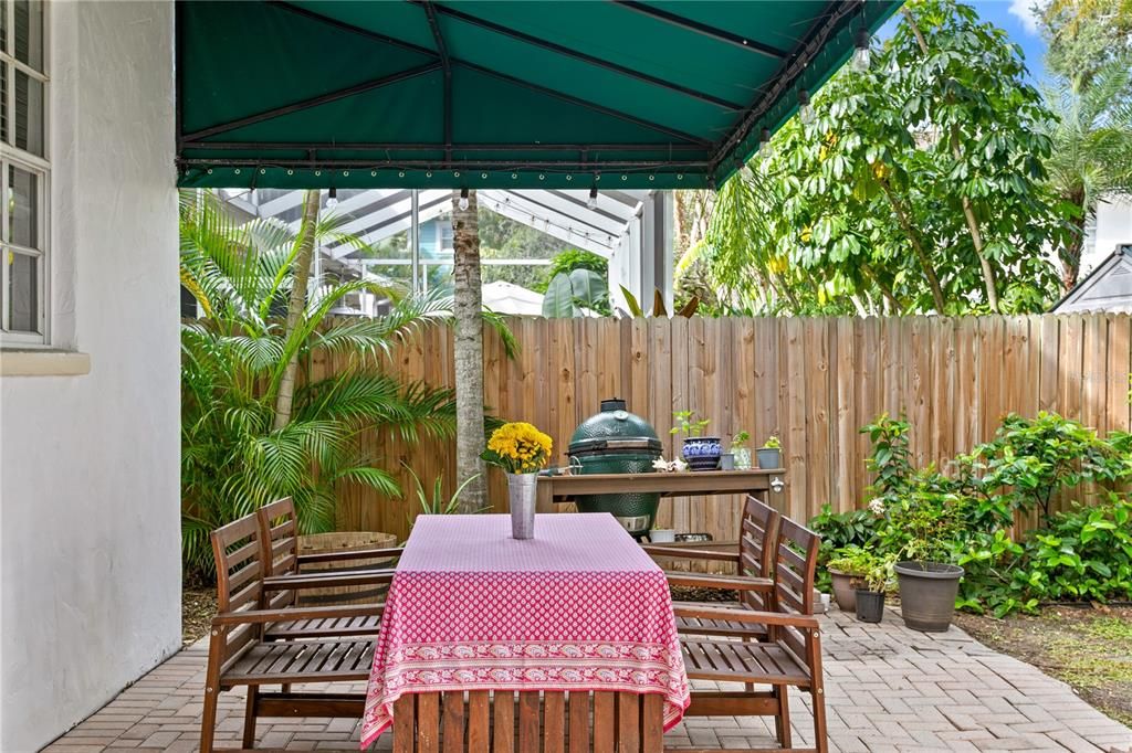 Active With Contract: $879,000 (4 beds, 3 baths, 2128 Square Feet)