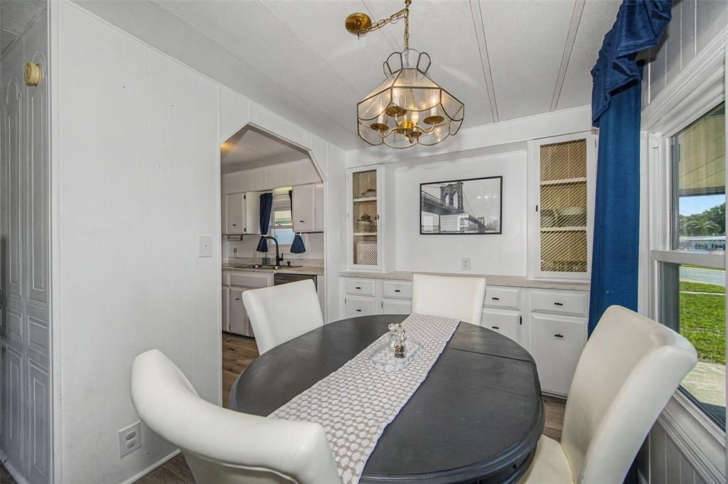 For Sale: $144,900 (2 beds, 2 baths, 1234 Square Feet)