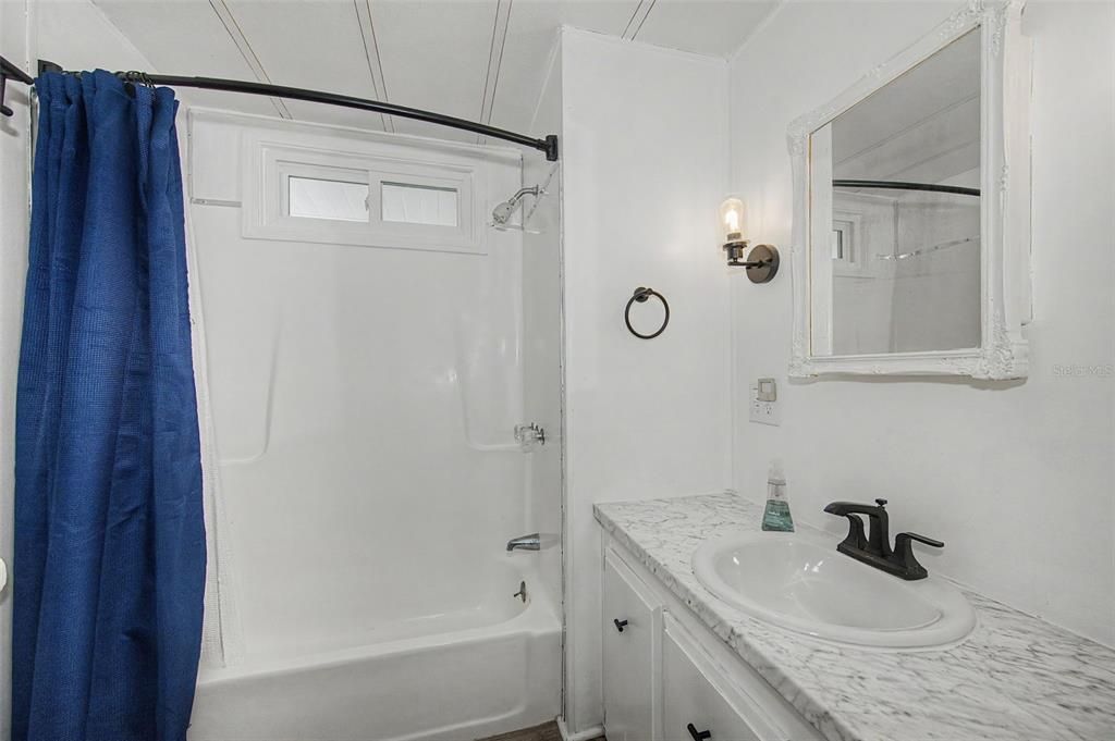For Sale: $144,900 (2 beds, 2 baths, 1234 Square Feet)