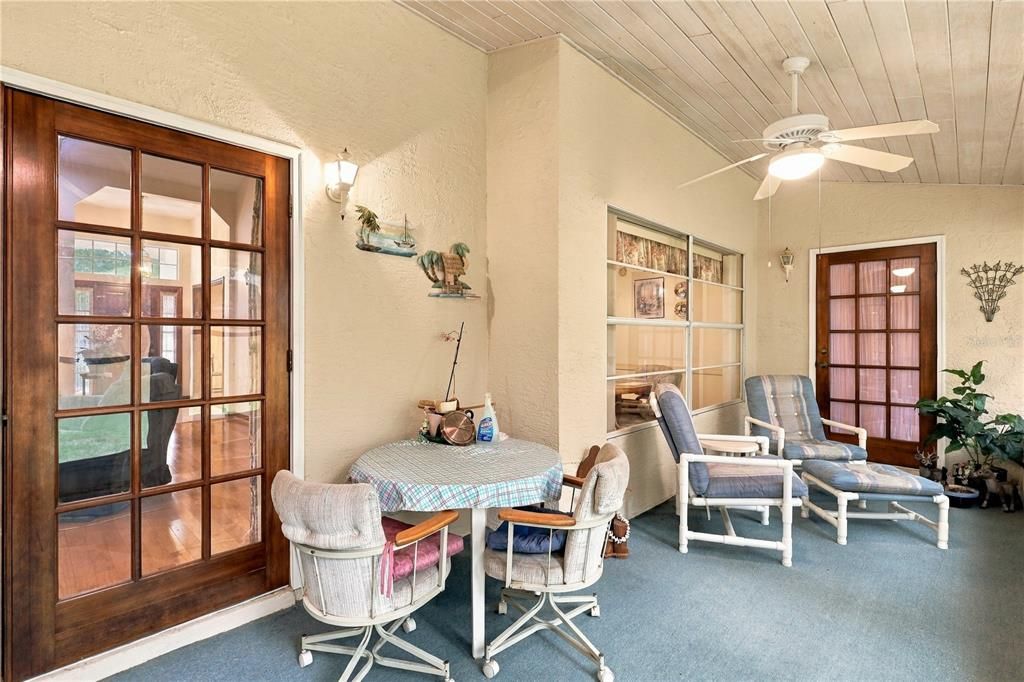 En Venta: $560,000 (3 camas, 2 baños, 2304 Pies cuadrados)
