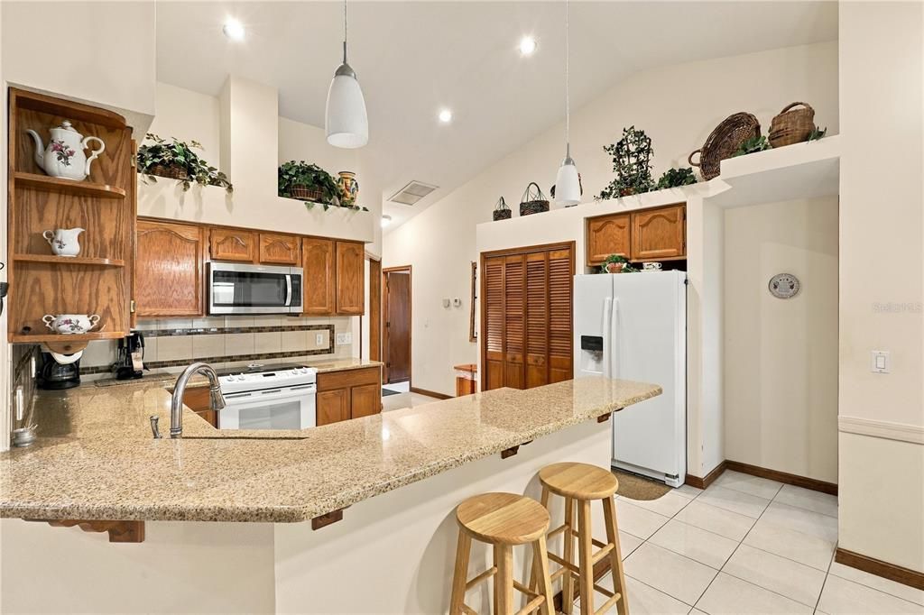 En Venta: $560,000 (3 camas, 2 baños, 2304 Pies cuadrados)