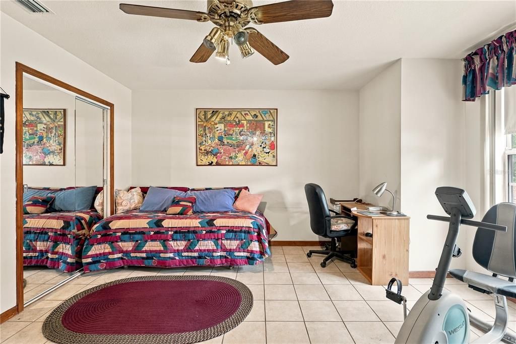 En Venta: $560,000 (3 camas, 2 baños, 2304 Pies cuadrados)