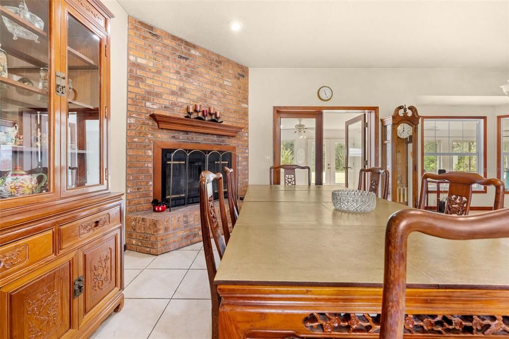 На продажу: $439,900 (3 спален, 2 ванн, 2532 Квадратных фут)