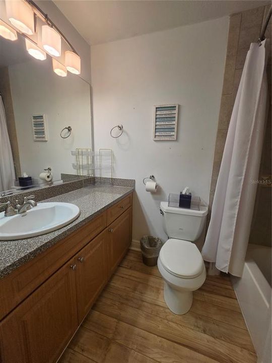 В аренду: $2,400 (2 спален, 2 ванн, 910 Квадратных фут)