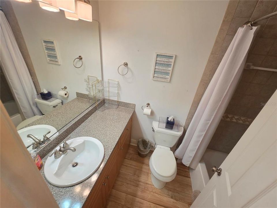 В аренду: $2,400 (2 спален, 2 ванн, 910 Квадратных фут)