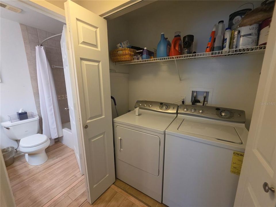 В аренду: $2,400 (2 спален, 2 ванн, 910 Квадратных фут)