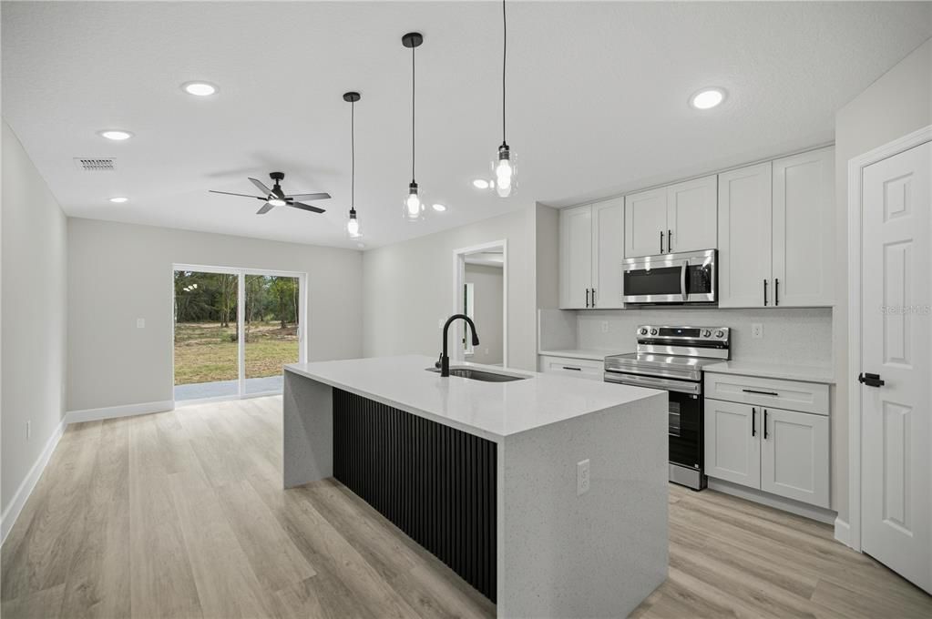 En Venta: $314,500 (3 camas, 2 baños, 1590 Pies cuadrados)