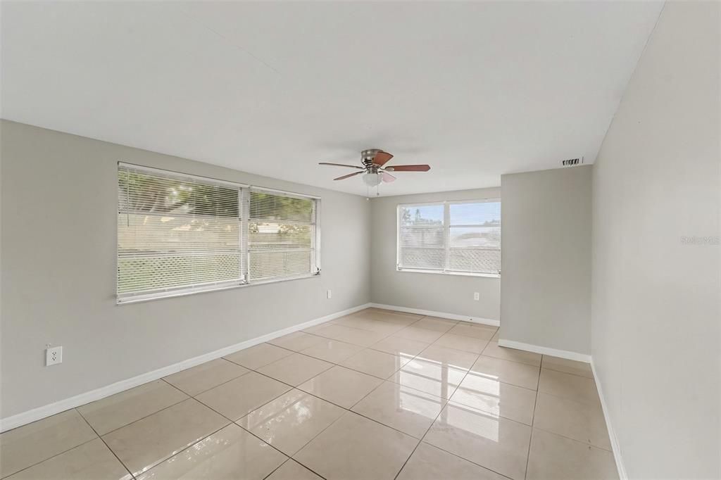 En Venta: $244,900 (3 camas, 2 baños, 1310 Pies cuadrados)