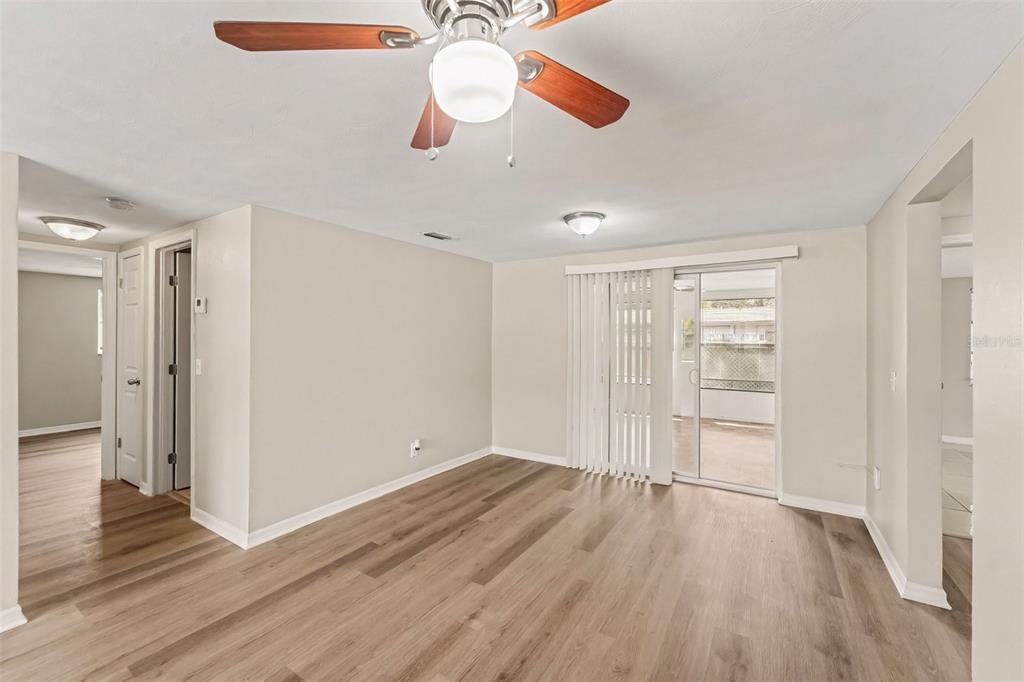En Venta: $244,900 (3 camas, 2 baños, 1310 Pies cuadrados)