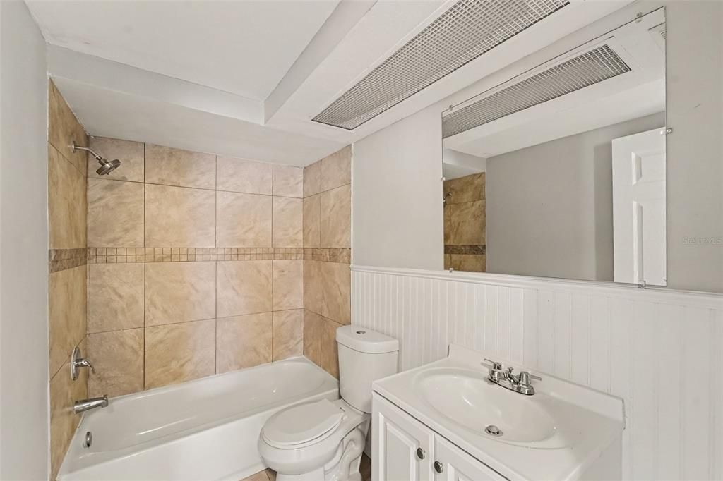 En Venta: $244,900 (3 camas, 2 baños, 1310 Pies cuadrados)