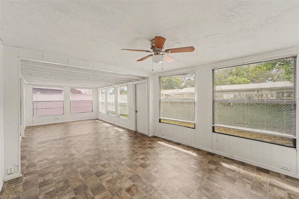 En Venta: $244,900 (3 camas, 2 baños, 1310 Pies cuadrados)