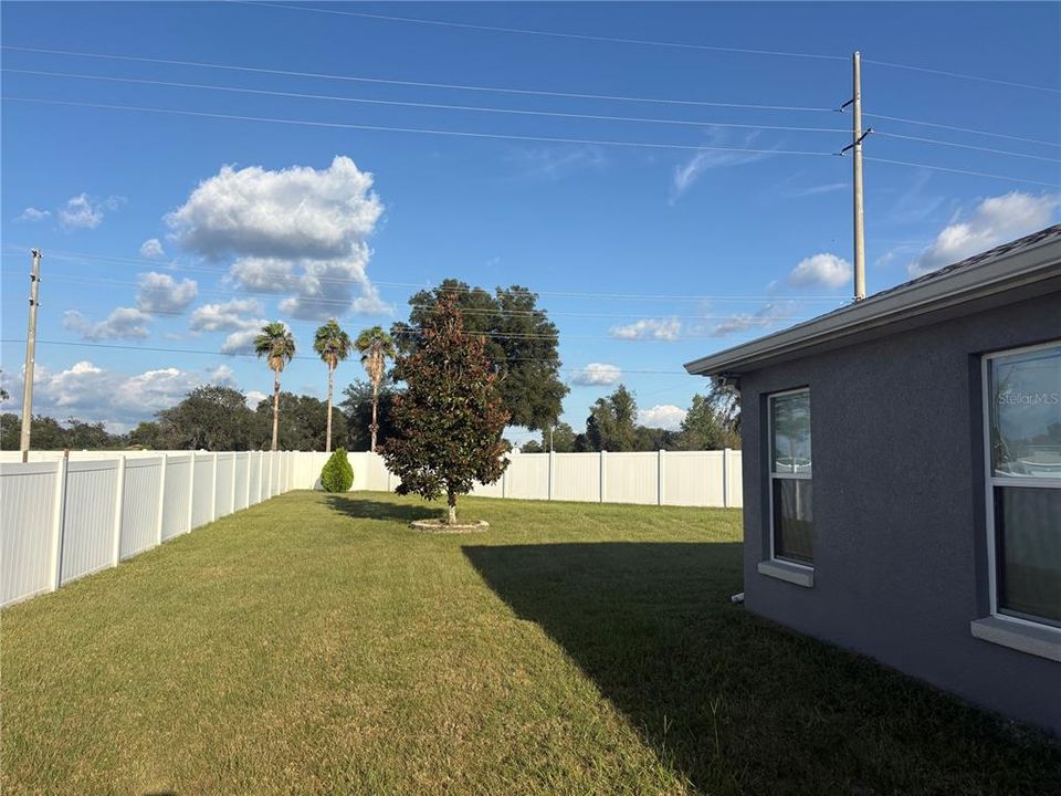 For Sale: $285,000 (3 beds, 2 baths, 1549 Square Feet)