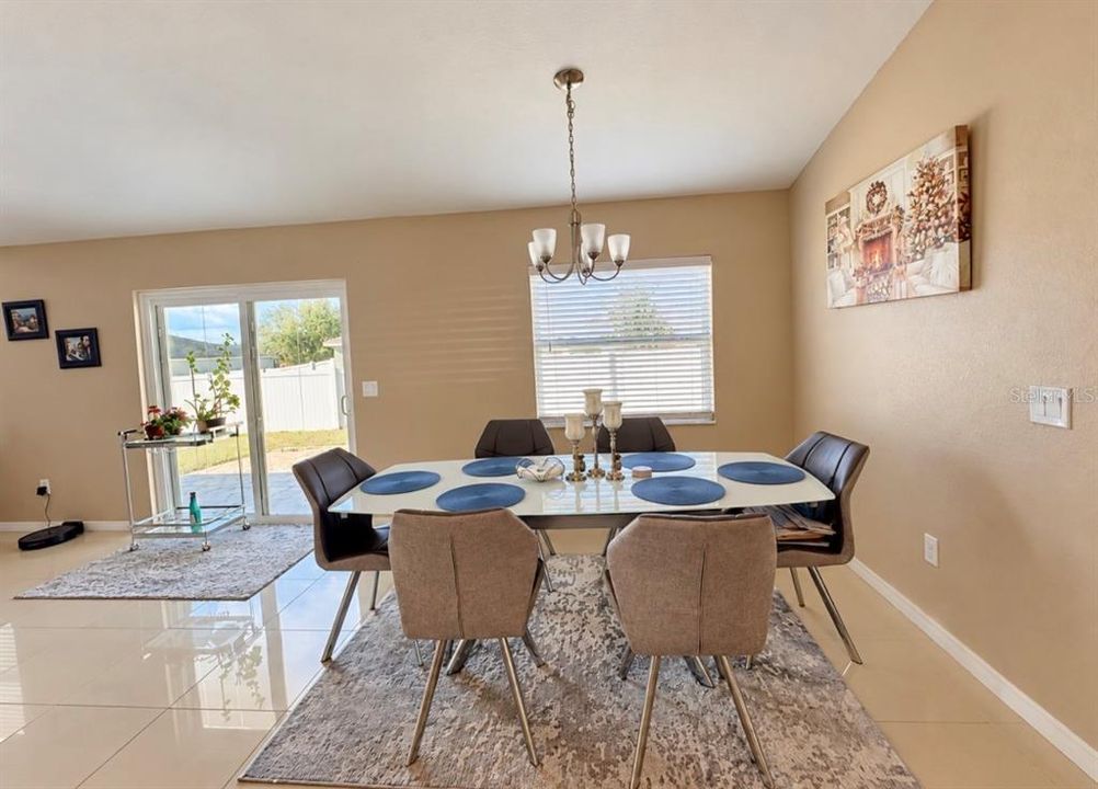 For Sale: $285,000 (3 beds, 2 baths, 1549 Square Feet)