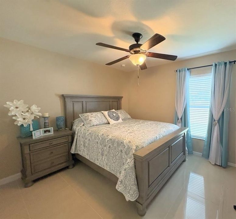 For Sale: $285,000 (3 beds, 2 baths, 1549 Square Feet)