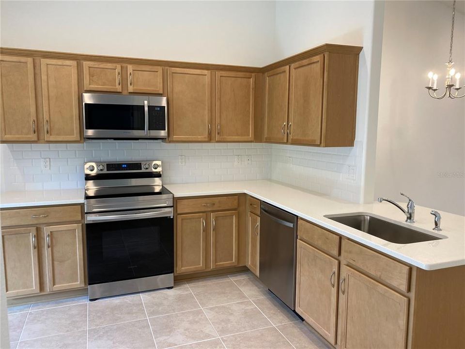 For Rent: $1,750 (4 beds, 2 baths, 1524 Square Feet)
