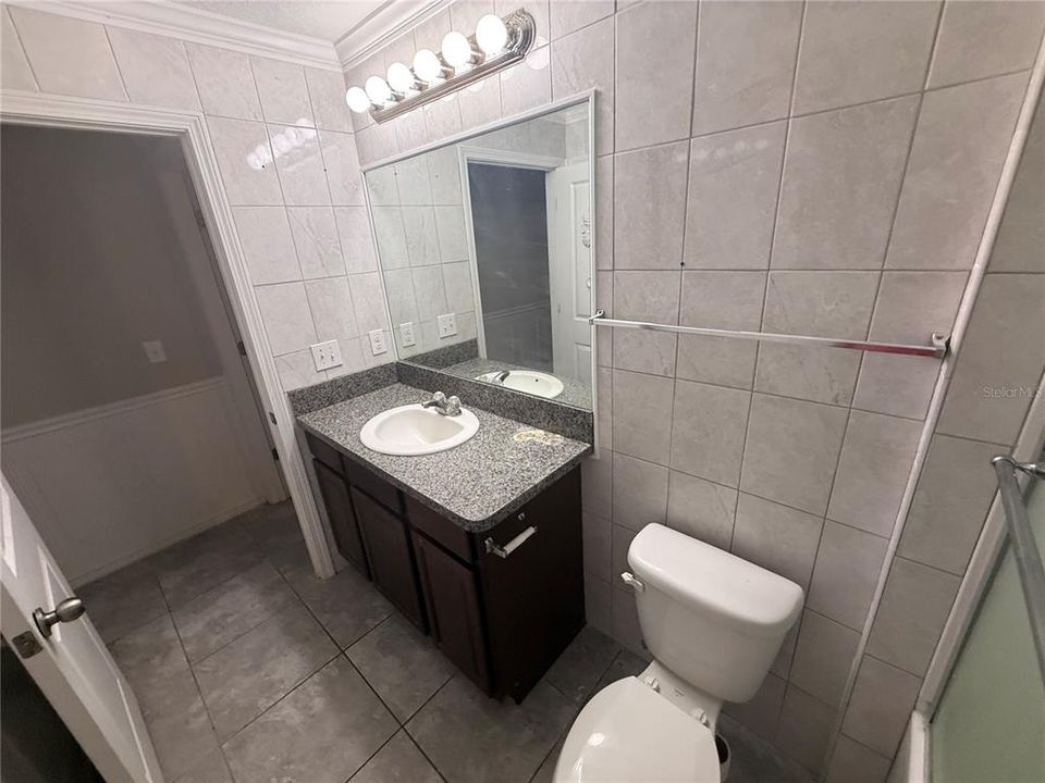 На продажу: $284,900 (4 спален, 2 ванн, 1939 Квадратных фут)