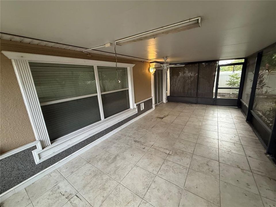 На продажу: $284,900 (4 спален, 2 ванн, 1939 Квадратных фут)