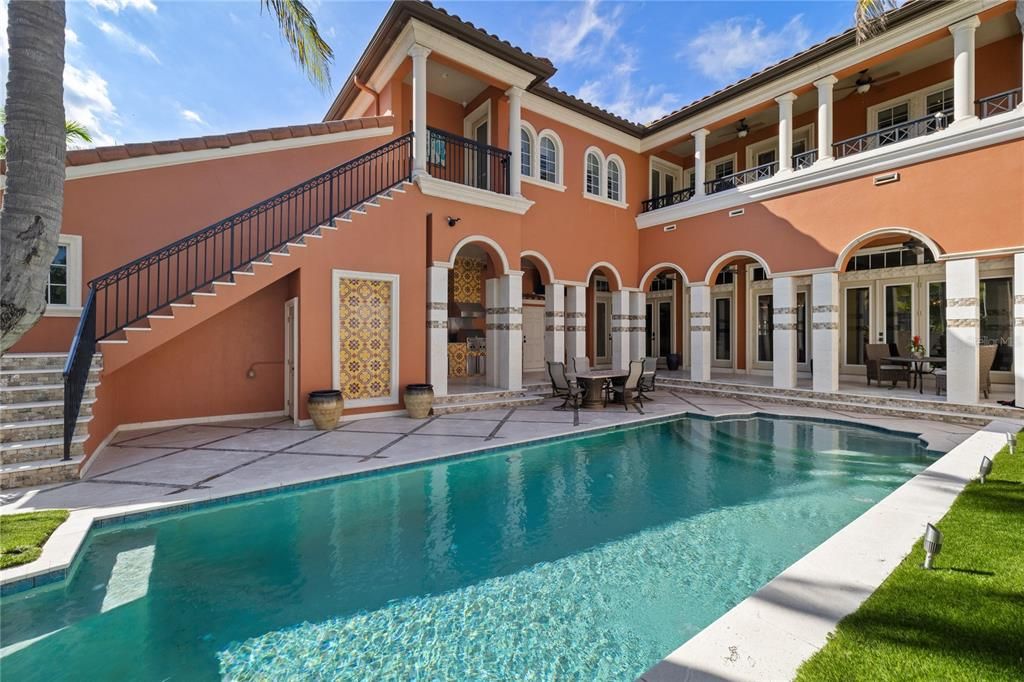 На продажу: $2,599,999 (4 спален, 5 ванн, 5083 Квадратных фут)
