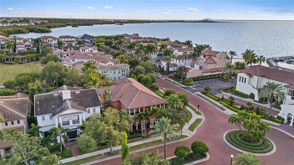 На продажу: $2,599,999 (4 спален, 5 ванн, 5083 Квадратных фут)