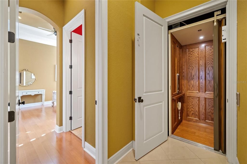 На продажу: $2,599,999 (4 спален, 5 ванн, 5083 Квадратных фут)