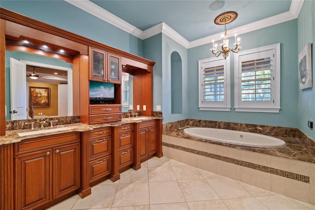 На продажу: $2,599,999 (4 спален, 5 ванн, 5083 Квадратных фут)