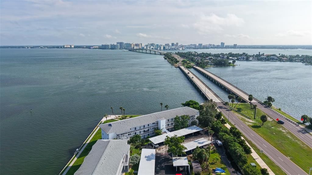 En Venta: $639,900 (2 camas, 2 baños, 938 Pies cuadrados)