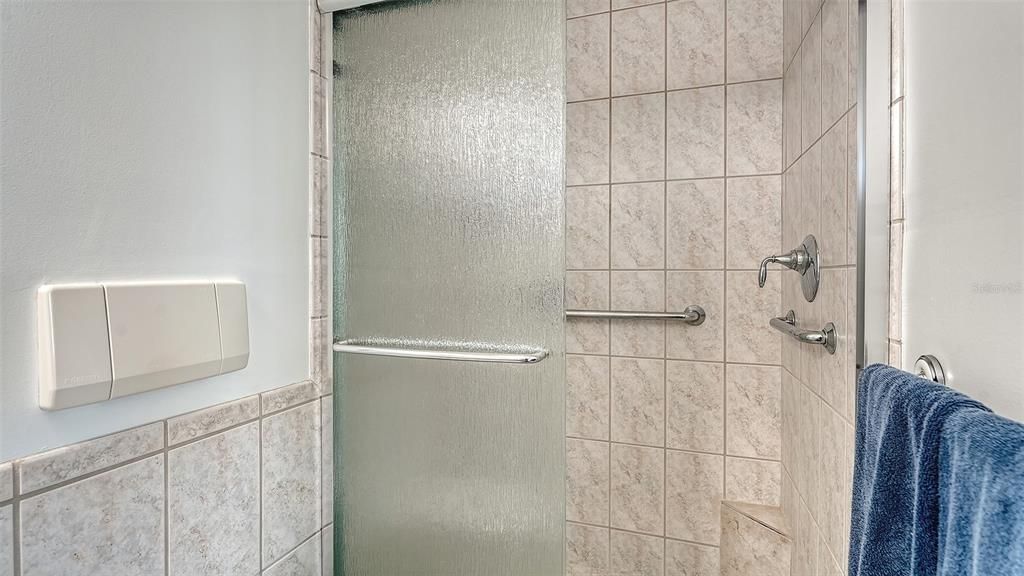 En Venta: $639,900 (2 camas, 2 baños, 938 Pies cuadrados)