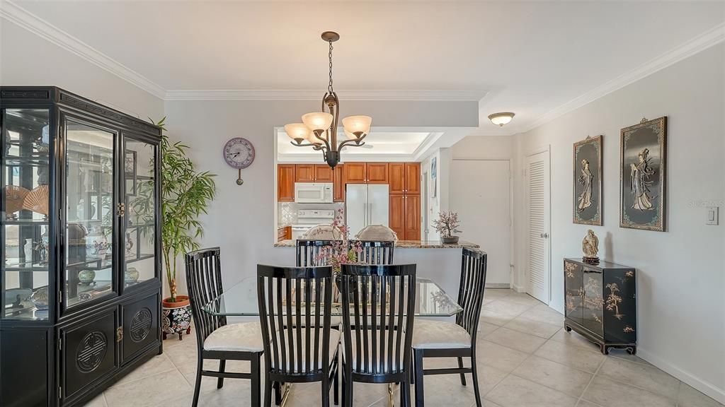 En Venta: $639,900 (2 camas, 2 baños, 938 Pies cuadrados)