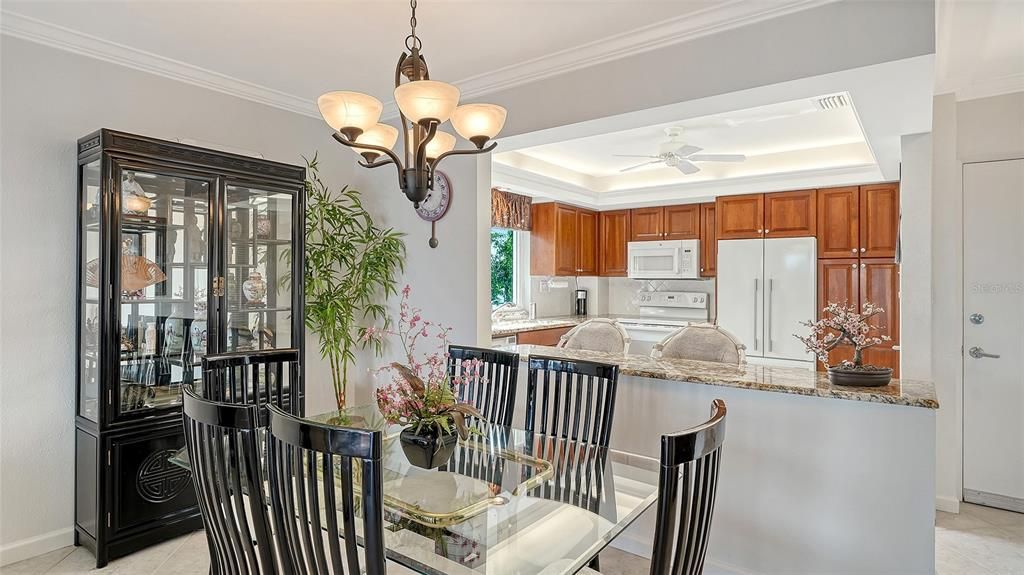 En Venta: $639,900 (2 camas, 2 baños, 938 Pies cuadrados)