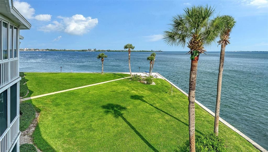 En Venta: $639,900 (2 camas, 2 baños, 938 Pies cuadrados)