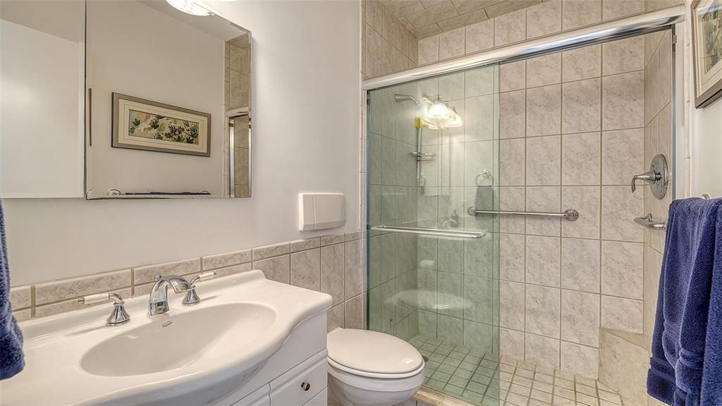 En Venta: $639,900 (2 camas, 2 baños, 938 Pies cuadrados)