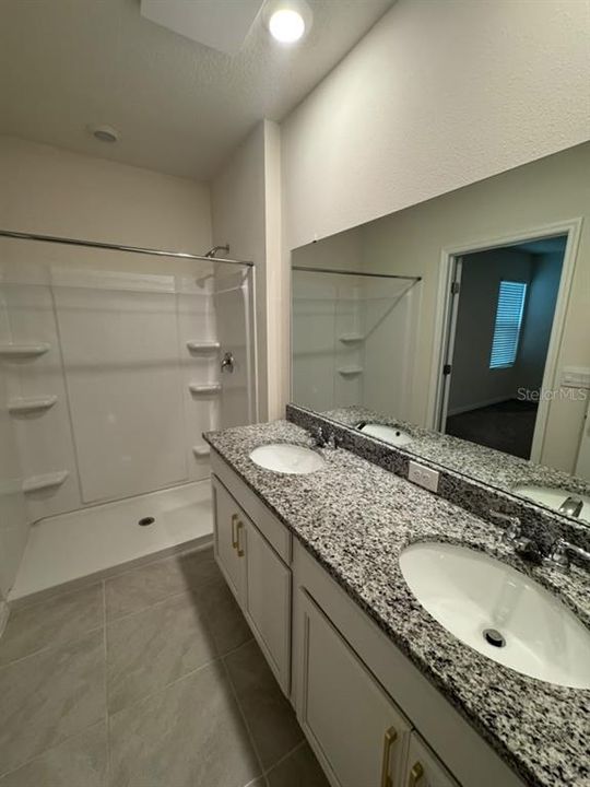В аренду: $2,203 (4 спален, 2 ванн, 1618 Квадратных фут)