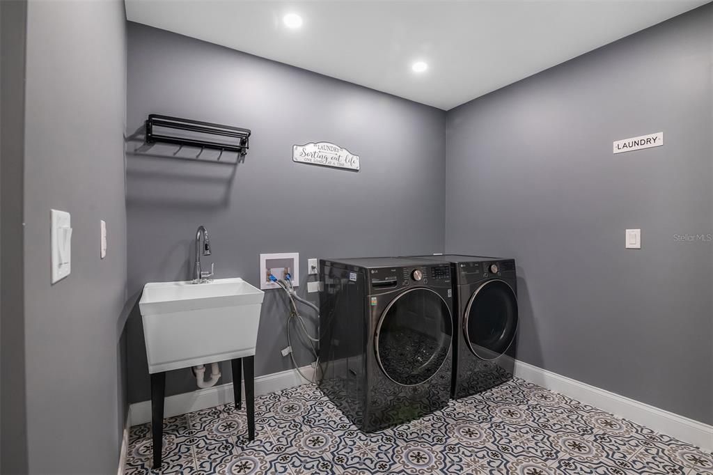 For Sale: $1,149,900 (4 beds, 4 baths, 3629 Square Feet)