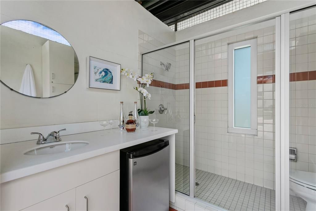 En Venta: $989,900 (2 camas, 2 baños, 2169 Pies cuadrados)