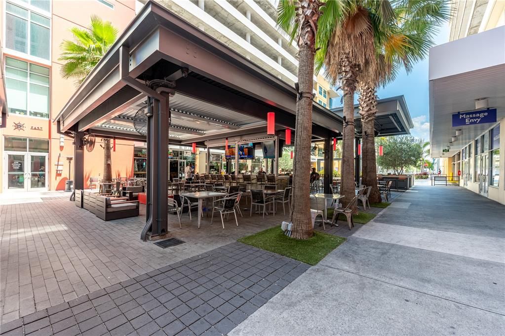 En Venta: $989,900 (2 camas, 2 baños, 2169 Pies cuadrados)