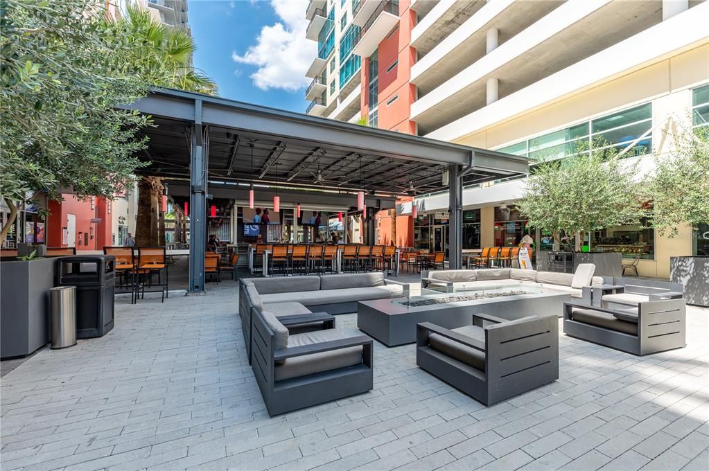 En Venta: $989,900 (2 camas, 2 baños, 2169 Pies cuadrados)