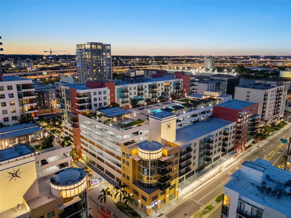 En Venta: $989,900 (2 camas, 2 baños, 2169 Pies cuadrados)