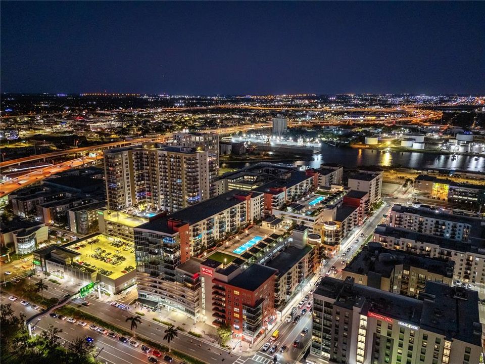 En Venta: $989,900 (2 camas, 2 baños, 2169 Pies cuadrados)
