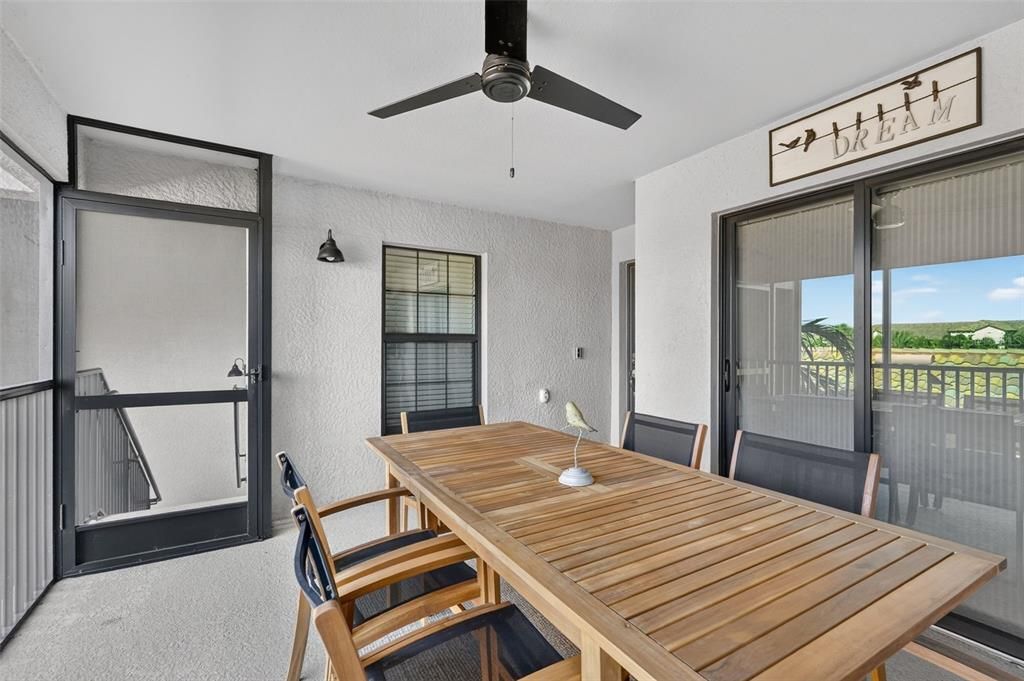For Rent: $2,300 (2 beds, 2 baths, 1355 Square Feet)