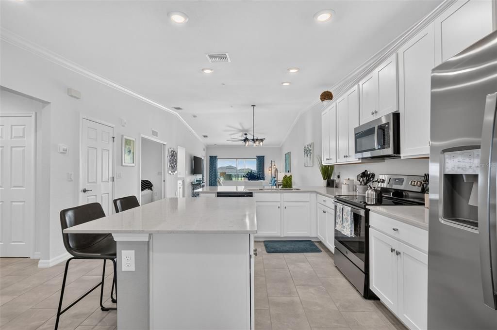 For Rent: $2,300 (2 beds, 2 baths, 1355 Square Feet)