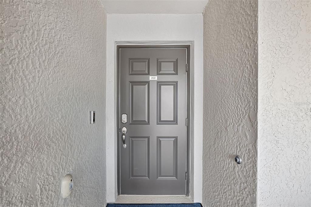 For Rent: $2,300 (2 beds, 2 baths, 1355 Square Feet)