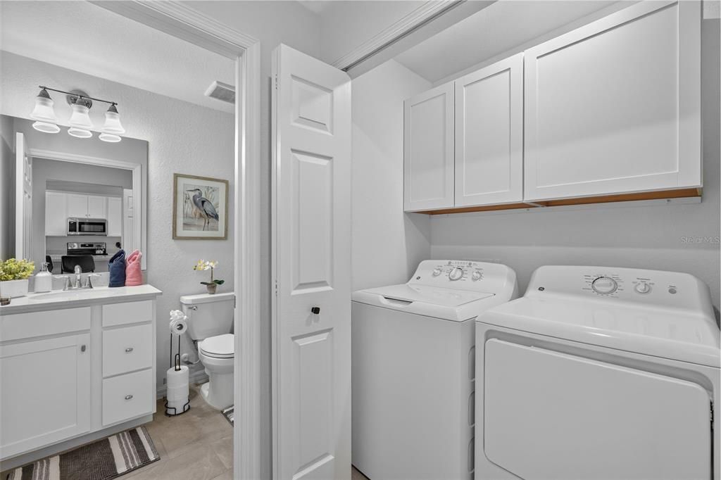 For Rent: $2,300 (2 beds, 2 baths, 1355 Square Feet)