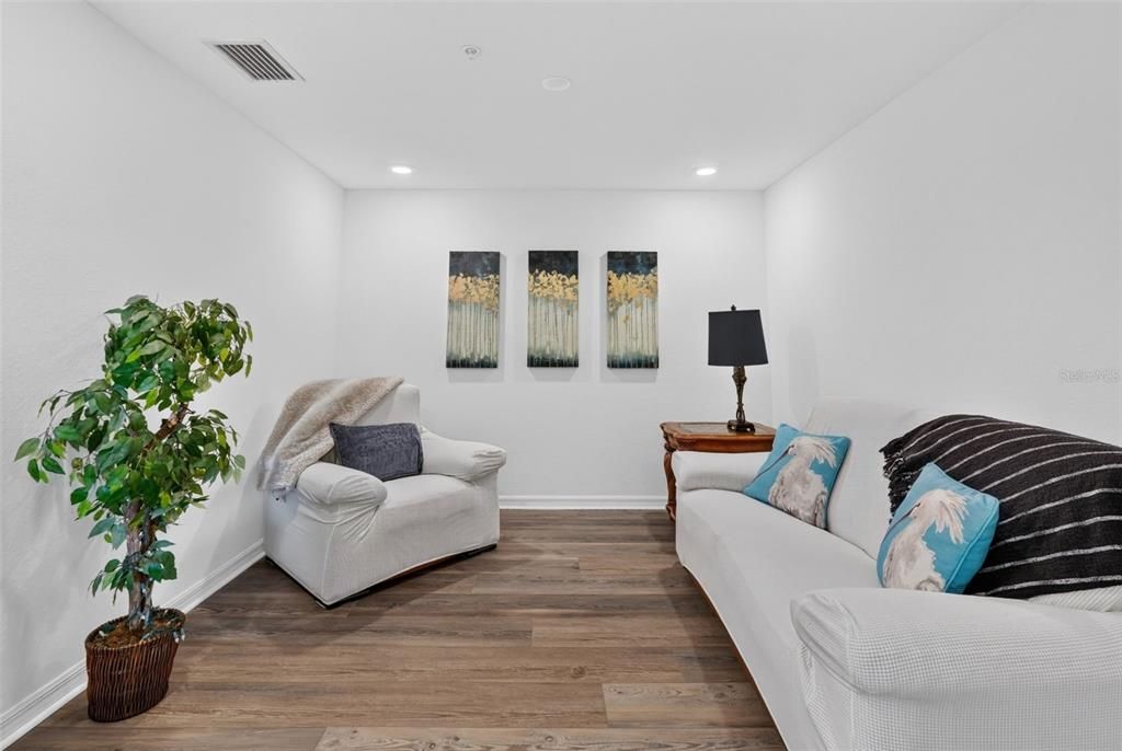 For Rent: $2,300 (2 beds, 2 baths, 1355 Square Feet)