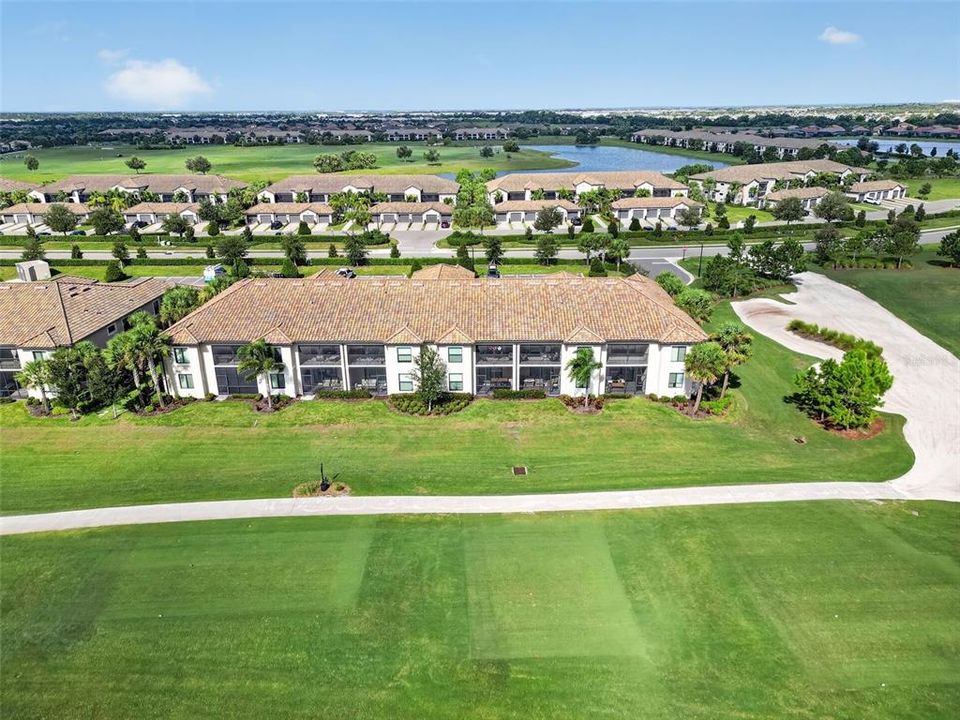 For Rent: $2,300 (2 beds, 2 baths, 1355 Square Feet)
