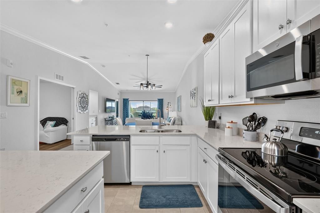 For Rent: $2,300 (2 beds, 2 baths, 1355 Square Feet)