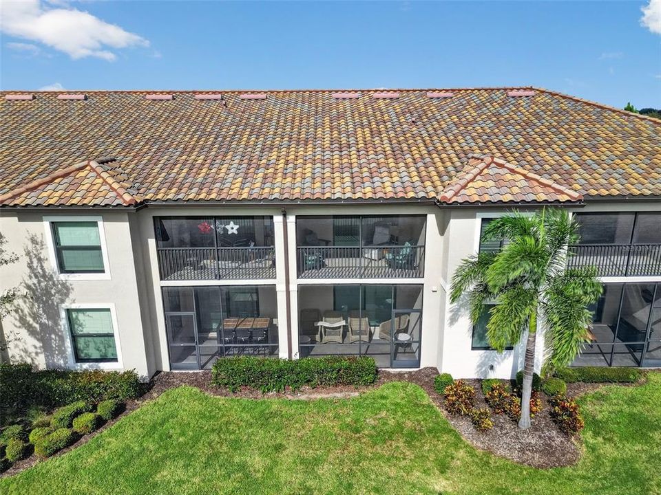 For Rent: $2,300 (2 beds, 2 baths, 1355 Square Feet)