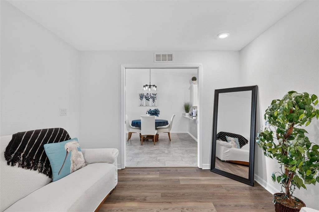 For Rent: $2,300 (2 beds, 2 baths, 1355 Square Feet)